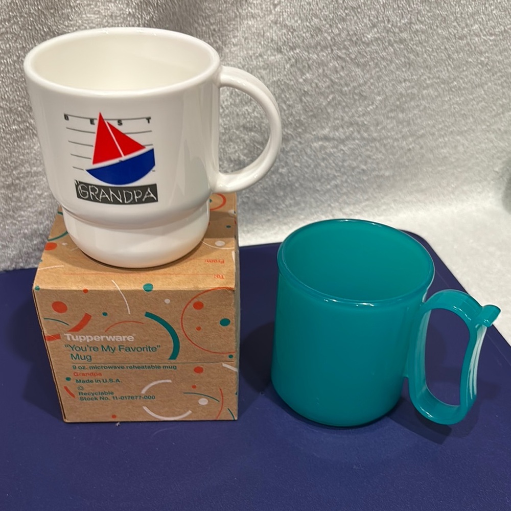 Tupperware 9 oz Grandpa mug and green mug NWOT
